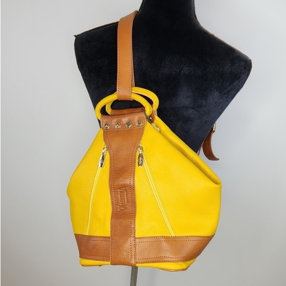 VALENTINA made in Italy Leather sling Backpack RARE color - Picture 7 of 13